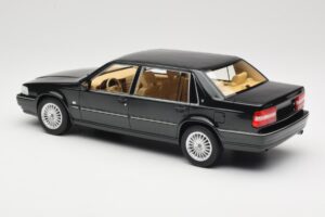 Volvo S90 Royal Green DNA 1:18 DNA000090 メタル - 画像 5/6