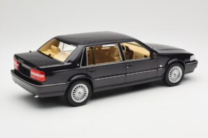 Volvo S90 Royal Violet DNA 1:18 DNA000089 メタル - 画像 2/6