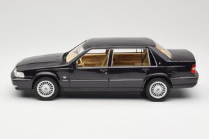 Volvo S90 Royal Violet DNA 1:18 DNA000089 メタル - 画像 3/6