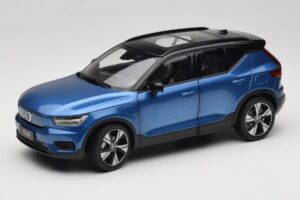 Volvo XC40 Recharge ブルー メタリック Paudi Model 1:18 2562373 メタル