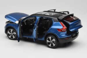 Volvo XC40 Recharge ブルー メタリック Paudi Model 1:18 2562373 メタル - 画像 5/8