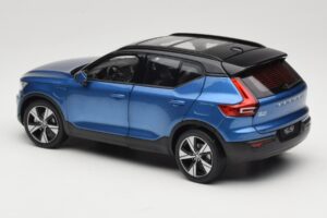 Volvo XC40 Recharge ブルー メタリック Paudi Model 1:18 2562373 メタル - 画像 7/8
