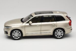 Volvo XC90 Luminous Sand Yellow Paudi Model 1:18 9430841 メタル - 画像 4/8