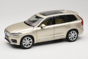 Volvo XC90 Luminous Sand Yellow Paudi Model 1:18 9430841 メタル