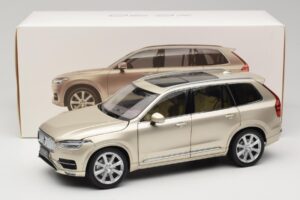 Volvo XC90 Luminous Sand Yellow Paudi Model 1:18 9430841 メタル - 画像 8/8