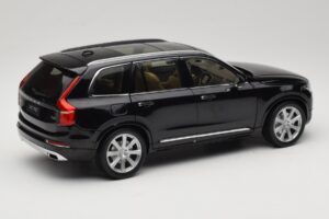 Volvo XC90 Onyx Black Paudi Model 1:18 9430842 メタル - 画像 3/8