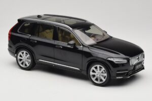 Volvo XC90 Onyx Black Paudi Model 1:18 9430842 メタル - 画像 6/8