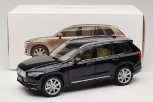 Volvo XC90 Onyx Black Paudi Model 1:18 9430842 メタル - 画像 8/8