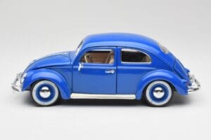 Volkswagen Beetle ブルー Bburago 1:18 23124646 メタル - 画像 4/8