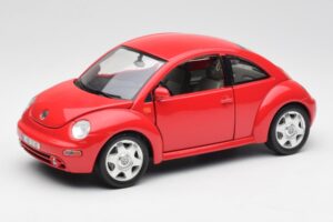 Volkswagen New Beetle レッド Bburago 1:18 8185108 メタル