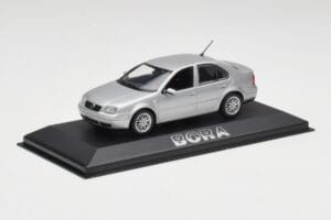 Volkswagen Bora リフレックスシルバー Minichamps 1:43 81982223S メタル - 画像 2/4