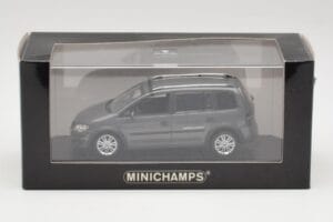 Volkswagen Cross Touran プラチナグレー Minichamps 1:43 400056170 メタル - 画像 4/4