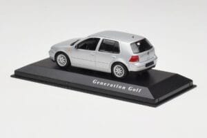 Volkswagen Golf Mk4 リフレックスシルバー Minichamps 1:43 4527111022 メタル - 画像 3/4