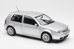 Volkswagen Golf Mk5 GTI シルバー Norev 1:18 188570 メタル - 画像 6/8