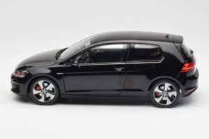 Volkswagen Golf Mk7 GTI ブラック Norev 1:18 188550 メタル - 画像 4/8