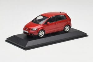 Volkswagen Golf Plus トルネードレッド Minichamps 1:43 821911110 メタル - 画像 2/4
