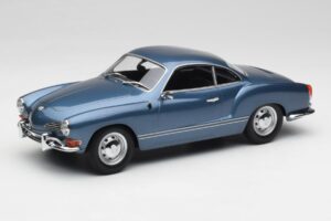 Volkswagen Karmann Ghia Coupe ネプチューンブルー Minichamps 1:18 155054022 メタル