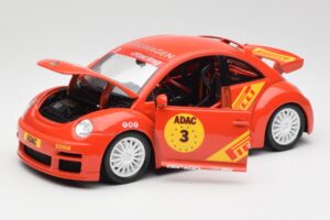 Volkswagen New Beetle Cup Bburago 1:18 3329 メタル - 画像 2/8