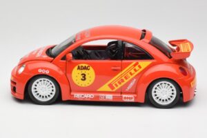 Volkswagen New Beetle Cup Bburago 1:18 3329 メタル - 画像 4/8