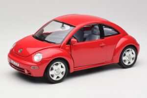 Volkswagen New Beetle レッド Bburago 1:18 3342 メタル