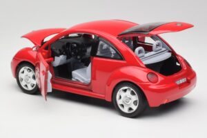 Volkswagen New Beetle レッド Bburago 1:18 3342 メタル - 画像 5/8