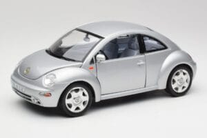 Volkswagen New Beetle リフレックスシルバーメタリック Bburago 1:18 3322 メタル