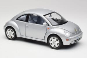 Volkswagen New Beetle リフレックスシルバーメタリック Bburago 1:18 3322 メタル - 画像 6/8