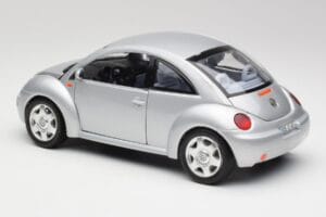 Volkswagen New Beetle リフレックスシルバーメタリック Bburago 1:18 3322 メタル - 画像 7/8