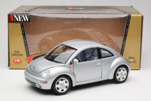 Volkswagen New Beetle リフレックスシルバーメタリック Bburago 1:18 3322 メタル - 画像 8/8