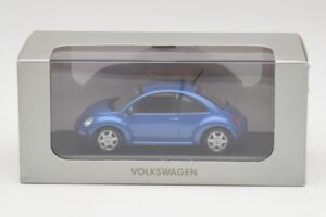 Volkswagen New Beetle サテライトブルー Minichamps 1:43 430058004 メタル - 画像 4/4