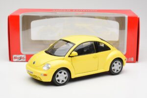 Volkswagen New Beetle イエロー Maisto 1:18 37800-M4 メタル - 画像 8/8