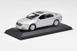 Volkswagen Phaeton シルバー Minichamps 1:43 3D0099300A メタル - 画像 2/4