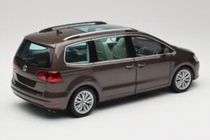 Volkswagen Sharan 7N オークブラウン メタリック Minichamps 1:18 110051001 メタル - 画像 3/8