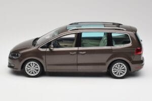 Volkswagen Sharan 7N オークブラウン メタリック Minichamps 1:18 110051001 メタル - 画像 4/8