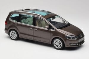 Volkswagen Sharan 7N オークブラウン メタリック Minichamps 1:18 110051001 メタル - 画像 6/8