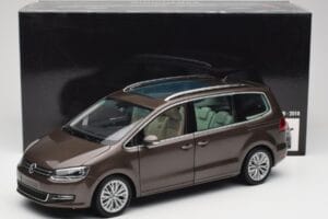 Volkswagen Sharan 7N オークブラウン メタリック Minichamps 1:18 110051001 メタル - 画像 8/8