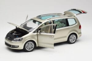 Volkswagen Sharan 7N リフレックス シルバー メタリック Minichamps 1:18 110051002 メタル - 画像 2/8