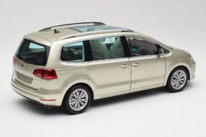 Volkswagen Sharan 7N リフレックス シルバー メタリック Minichamps 1:18 110051002 メタル - 画像 3/8