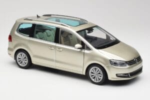 Volkswagen Sharan 7N リフレックス シルバー メタリック Minichamps 1:18 110051002 メタル - 画像 6/8