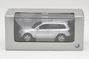 Volkswagen Touareg Reflex シルバー Minichamps 1:43 68625 メタル - 画像 4/4