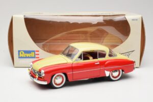 Wartburg 311 クーペ レッド & ベージュ Revell 1:18 8418 メタル - 画像 8/8