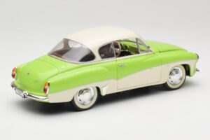 Wartburg 313 パステルグリーン オーバー ベージュ Revell 1:18 9018 メタル - 画像 3/8