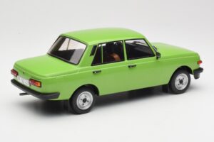 Wartburg 353 グリーン MCG 1:18 MCG18062 メタル - 画像 2/6