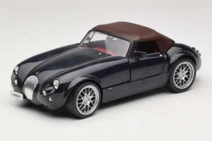 Wiesmann Roadster MF Carbon Black Revell 1:18 WIESMANN001 メタル - 画像 3/9