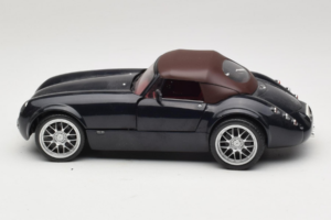 Wiesmann Roadster MF Carbon Black Revell 1:18 WIESMANN001 メタル - 画像 5/9