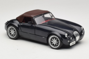Wiesmann Roadster MF Carbon Black Revell 1:18 WIESMANN001 メタル - 画像 7/9