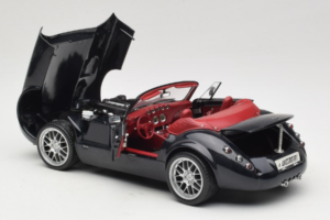 Wiesmann Roadster MF Carbon Black Revell 1:18 WIESMANN001 メタル - 画像 8/9