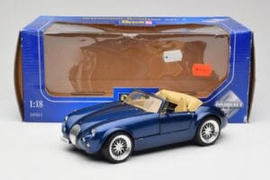 Wiesmann Roadster MF3 ブルー Revell 1:18 08861 メタル - 画像 8/8