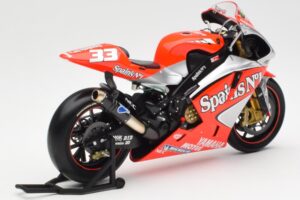 Yamaha YZR-M1 Gauloises Fortuna Yamaha #7 C. Checa MotoGP 2004 Minichamps 1:12 122043007 メタル - 画像 3/6