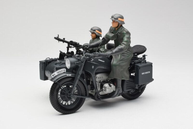 Zundapp KS 750 サイドカー Walkure Schuco 1:10 450651900 メタル